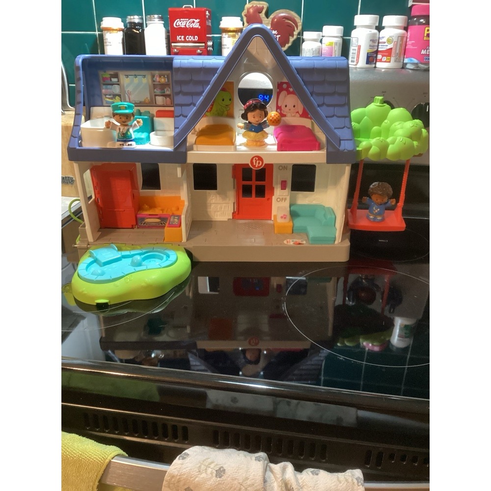 Fisher-Price Little People Friends Together Play House Playset 3Fig Works Snow